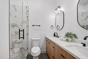 7836 Nashville St Unit B St, Houston, TX 77028 - Photo 14