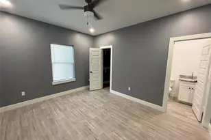 9815 Garcroft St, Houston, TX 77029 - Photo 12