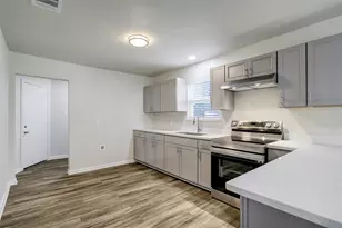 3918 Cosby St, Houston, TX 77021 - Photo 2