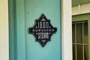 2328 Avenue M, Galveston, TX 77550 - Photo 2