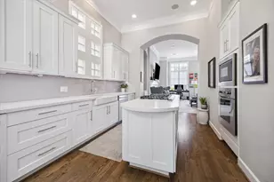 2407 Brazoria St, Houston, TX 77019 - Photo 14