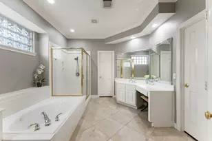 135 W Slatestone Cir, The Woodlands, TX 77382 - Photo 20