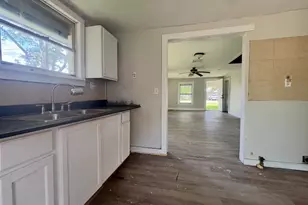 701 N Hackberry St, Sweeny, TX 77480 - Photo 8
