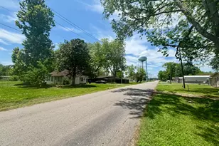 701 N Hackberry St, Sweeny, TX 77480 - Photo 6