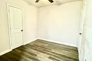 7339 Mountbatten Rd, Houston, TX 77033 - Photo 12