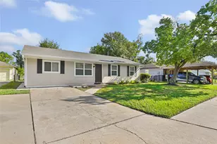 7111 Oak Village Dr, Houston, TX 77396 - Photo 2