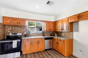 7111 Oak Village Dr, Houston, TX 77396 - Photo 8