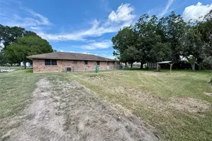 309 Crews Way, West Columbia, TX 77486 - Photo 34