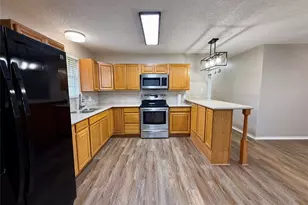 309 Crews Way, West Columbia, TX 77486 - Photo 8