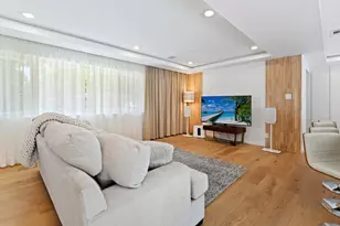 6306 Pineshade Ln, Houston, TX 77008 - Photo 6