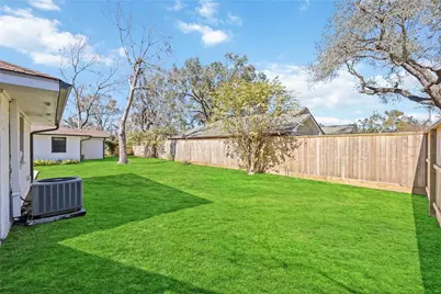 6306 Pineshade Lane, Houston, TX 77008 - Photo 32