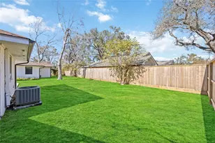 6306 Pineshade Ln, Houston, TX 77008 - Photo 32