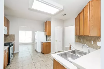 18423 Knob Hill Lake Lane, Humble, TX 77346 - Photo 6