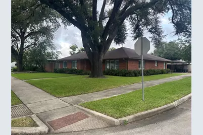 2123 Ridgecrest Drive, Houston, TX 77055 - Photo 2