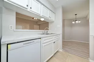 6701 Sands Point Dr, Houston, TX 77074 - Photo 18