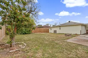 7723 Kendalia Dr, Houston, TX 77036 - Photo 32