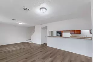 7723 Kendalia Dr, Houston, TX 77036 - Photo 10