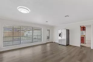 7723 Kendalia Dr, Houston, TX 77036 - Photo 4