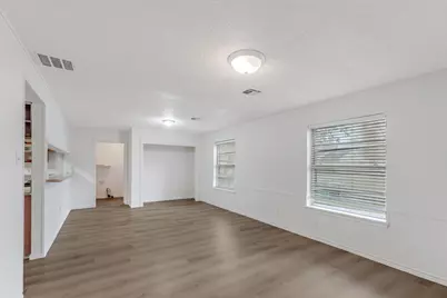 7723 Kendalia Drive, Houston, TX 77036 - Photo 12