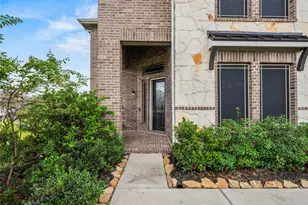 14906 Pinehurst Ave, Mont Belvieu, TX 77523 - Photo 2