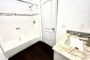 1242 Chevy Chase Dr, Angleton, TX 77515 - Photo 20