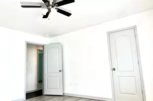1242 Chevy Chase Dr, Angleton, TX 77515 - Photo 10