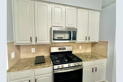 18 S Willow Point Circle, The Woodlands, TX 77382 - Photo 6