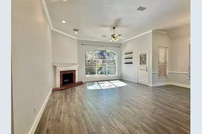 18 S Willow Point Circle, The Woodlands, TX 77382 - Photo 4