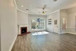 18 S Willow Point Cir, The Woodlands, TX 77382 - Photo 4