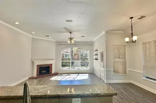 18 S Willow Point Cir, The Woodlands, TX 77382 - Photo 8