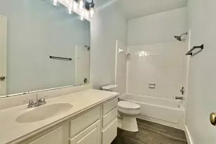 18 S Willow Point Cir, The Woodlands, TX 77382 - Photo 20