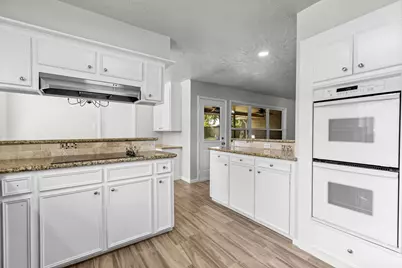 27201 Paula Lane, Conroe, TX 77385 - Photo 12