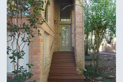 31 N Lakeridge Circle, The Woodlands, TX 77381 - Photo 2