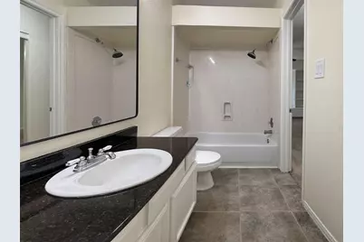 31 N Lakeridge Circle, The Woodlands, TX 77381 - Photo 16