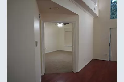 31 N Lakeridge Circle, The Woodlands, TX 77381 - Photo 10