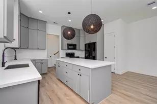 4605 Edison St, Houston, TX 77009 - Photo 14