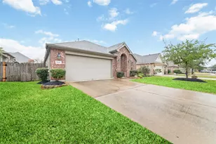 18311 Russett Green Dr, Tomball, TX 77377 - Photo 2