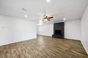 308 Brandywyne Dr, Friendswood, TX 77546 - Photo 6