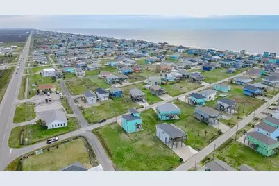 983 Tidelands Drive Drive, Crystal Beach, TX 77650 - Photo 10