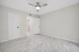 5929 Queensloch Dr, Houston, TX 77096 - Photo 20