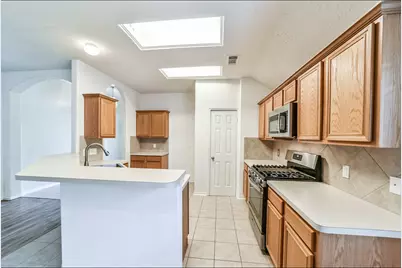 22868 Lantern Hills Drive, Kingwood, TX 77339 - Photo 6