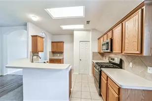 22868 Lantern Hills Dr, Kingwood, TX 77339 - Photo 6