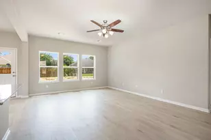 2239 Lakewood Dr, West Columbia, TX 77486 - Photo 4