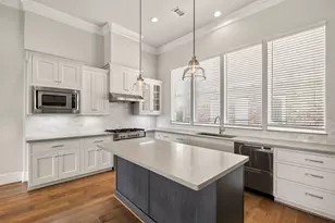 8711 Oak Kolbe Ln, Houston, TX 77080 - Photo 10