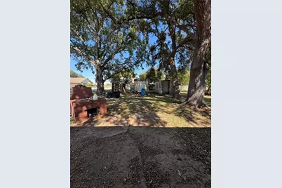 416 Mertie, Palacios, TX 77465 - Photo 18