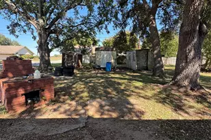 416 Mertie, Palacios, TX 77465 - Photo 18
