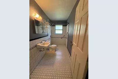 416 Mertie, Palacios, TX 77465 - Photo 8