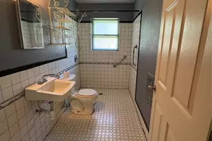 416 Mertie, Palacios, TX 77465 - Photo 8