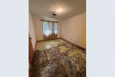 416 Mertie, Palacios, TX 77465 - Photo 10