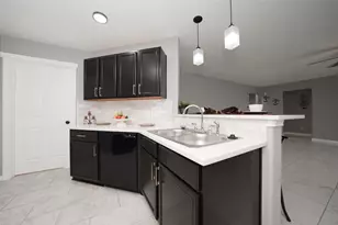 10606 Ince Ln, Houston, TX 77040 - Photo 16